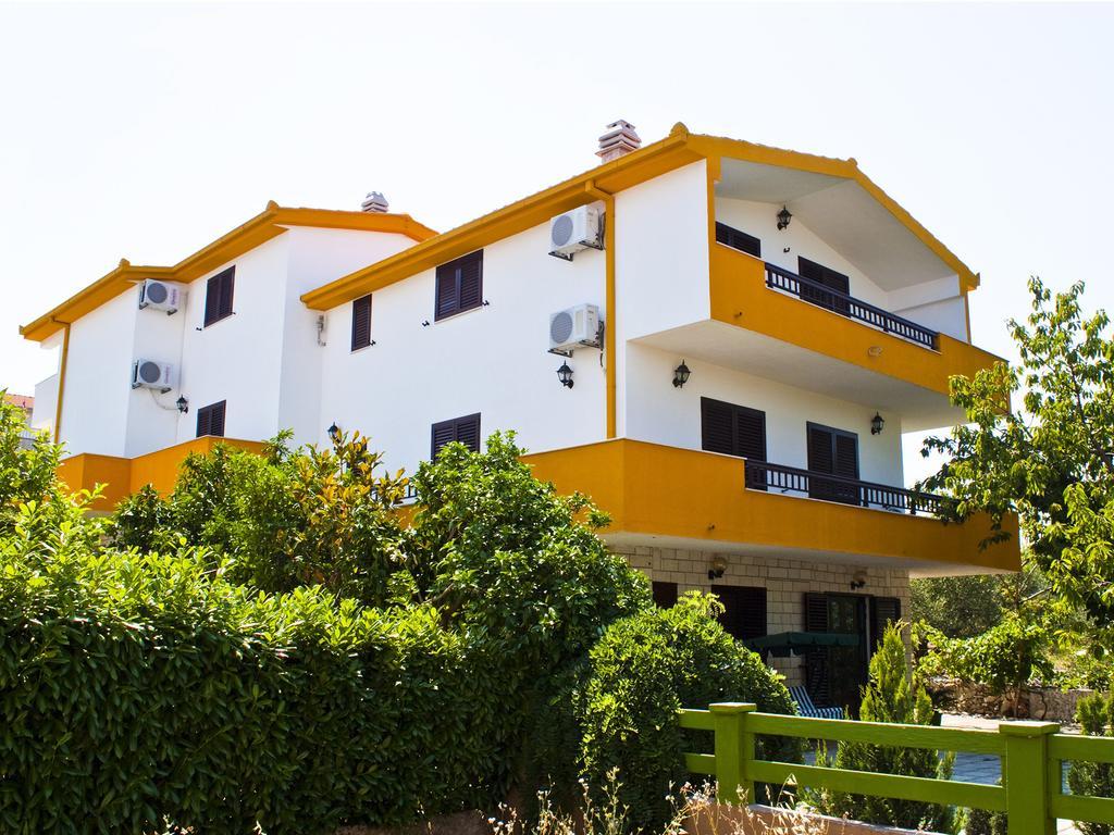 Apartments Villa Annika Slatine Kültér fotó