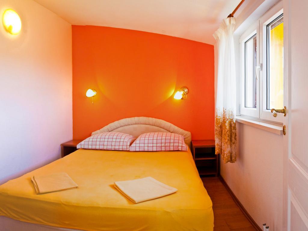 Apartments Villa Annika Slatine Szoba fotó