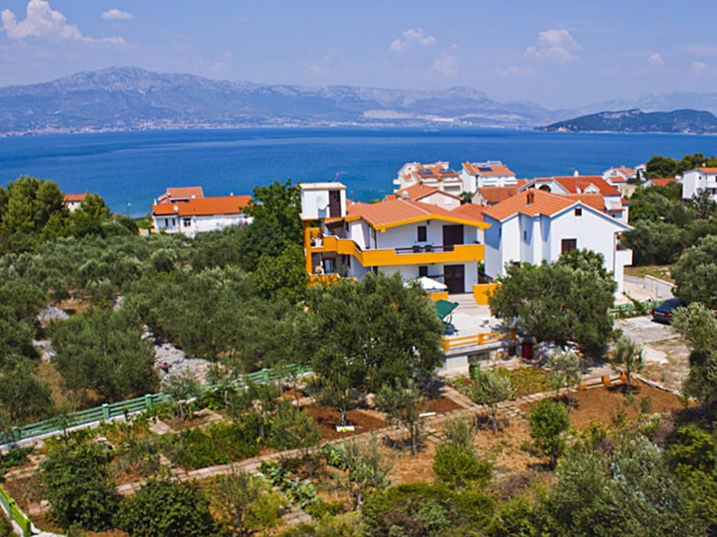 Apartments Villa Annika Slatine Kültér fotó